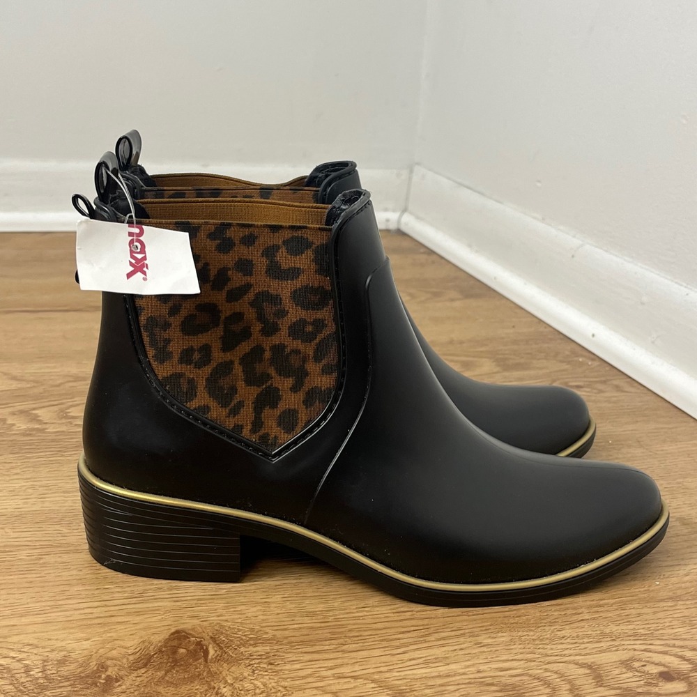 Kate Spade Leopard Print Rain Boots Women 8 Black Chelsea Rubber Gold Accent NEW